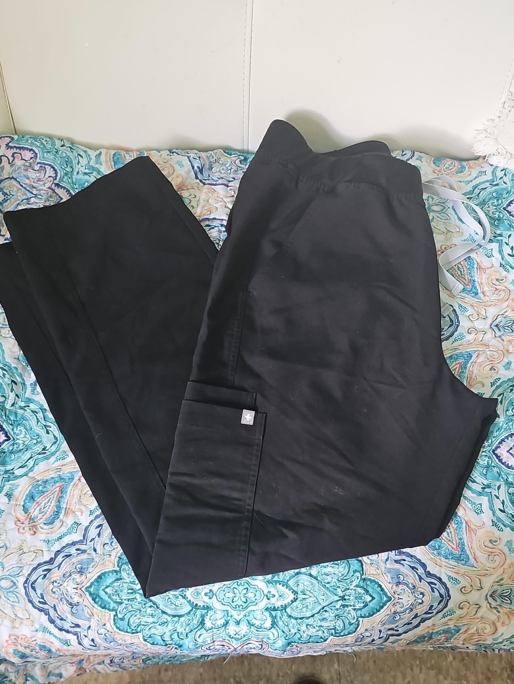 Figs Black Straight-Leg Scrub Pants Size  M /S Two Back Pockets And Side Pocket
